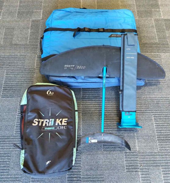Strike V3 CWC 6.0m2 + STX Foilboard 6'4 160L + Gravity FCT 2200 / 75 mast