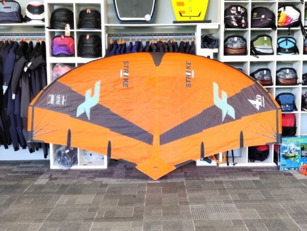 Strike V3 4.0 m2 Sz.A. .